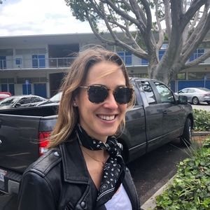 Meet your Posher, Anna-nora